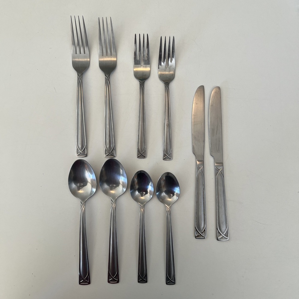 Cambridge Crossroad Sand 10 Pc Stainless Flatware Service for 2 Place Settings